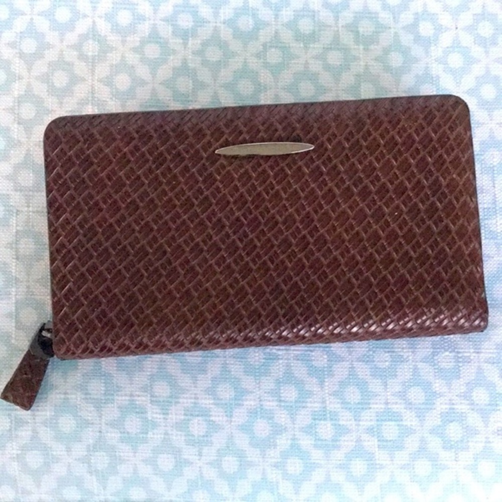 Stronghold identity theft prevention wallet